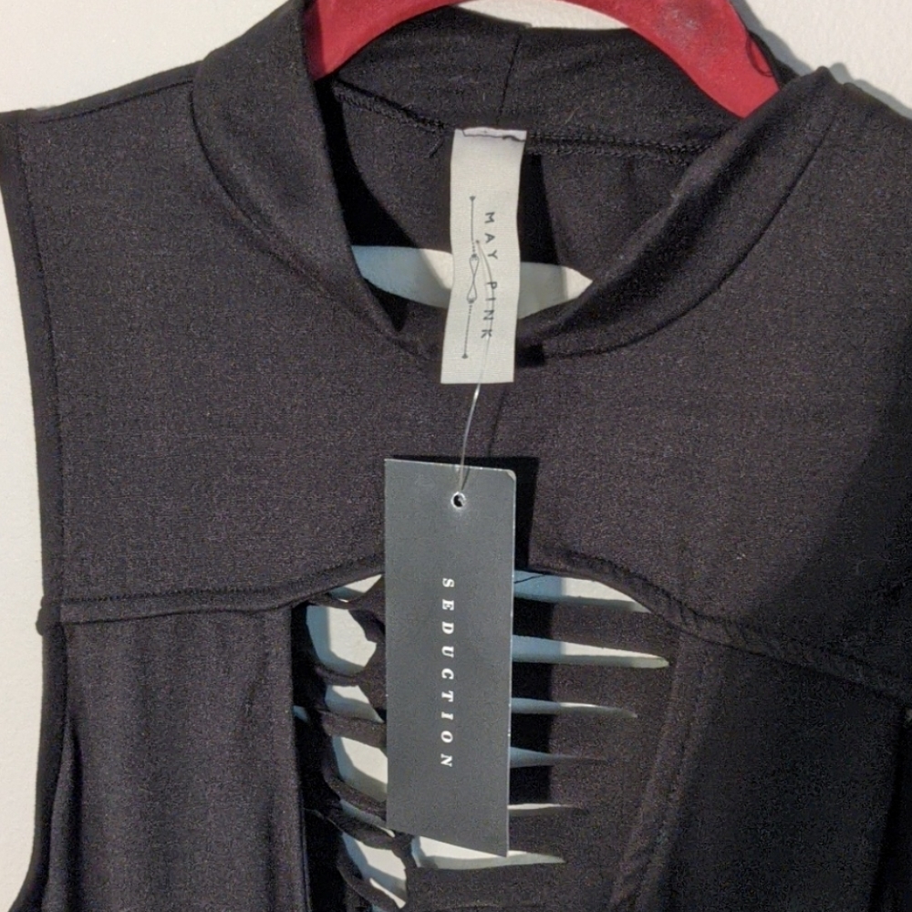 Cut Out Dress - Picture 2 of 4